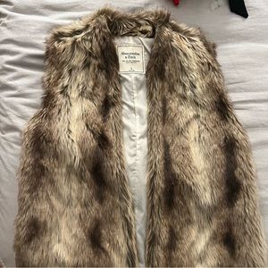 Abercrombie & Fitch fur vest | Small